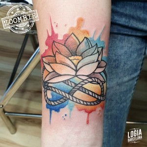 tatuaje_brazo_flor_de_lotto_logiabarcelona_juanma_zoombie